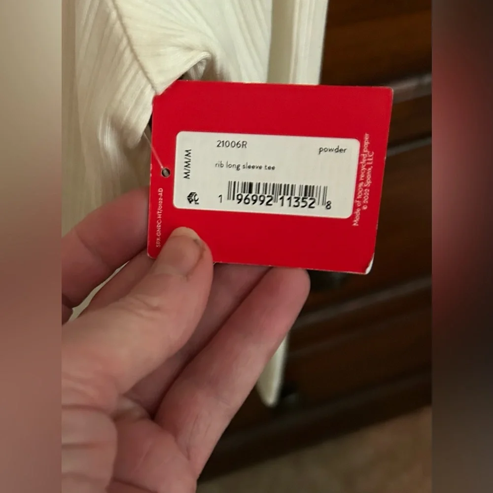 NWT SPANX *GREAT PRICE* Powder Scoop Neck Ribbed Top, Size MEDIUM - Picture 9 of 16